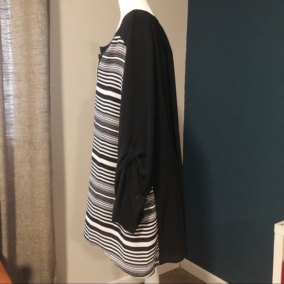 Lane Bryant asymmetrical black white pattern top - Picture 4 of 10